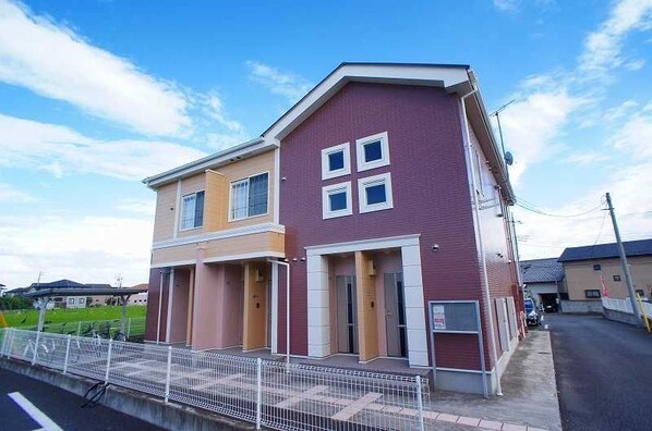 ソルジェンテBの物件外観写真